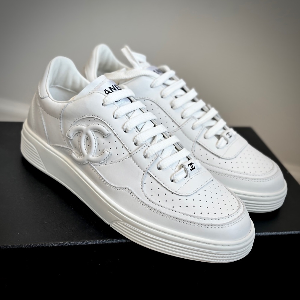 CHANEL 23A WHITE SNEAKERS SIZE 38 💓G45079💓never worn 💓new with box